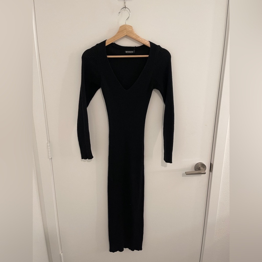 Black maxi knit dress